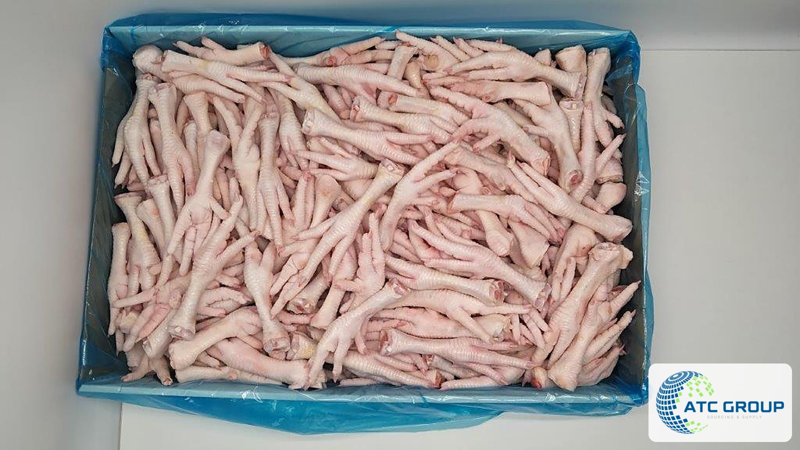 Frozen chicken feet – product view