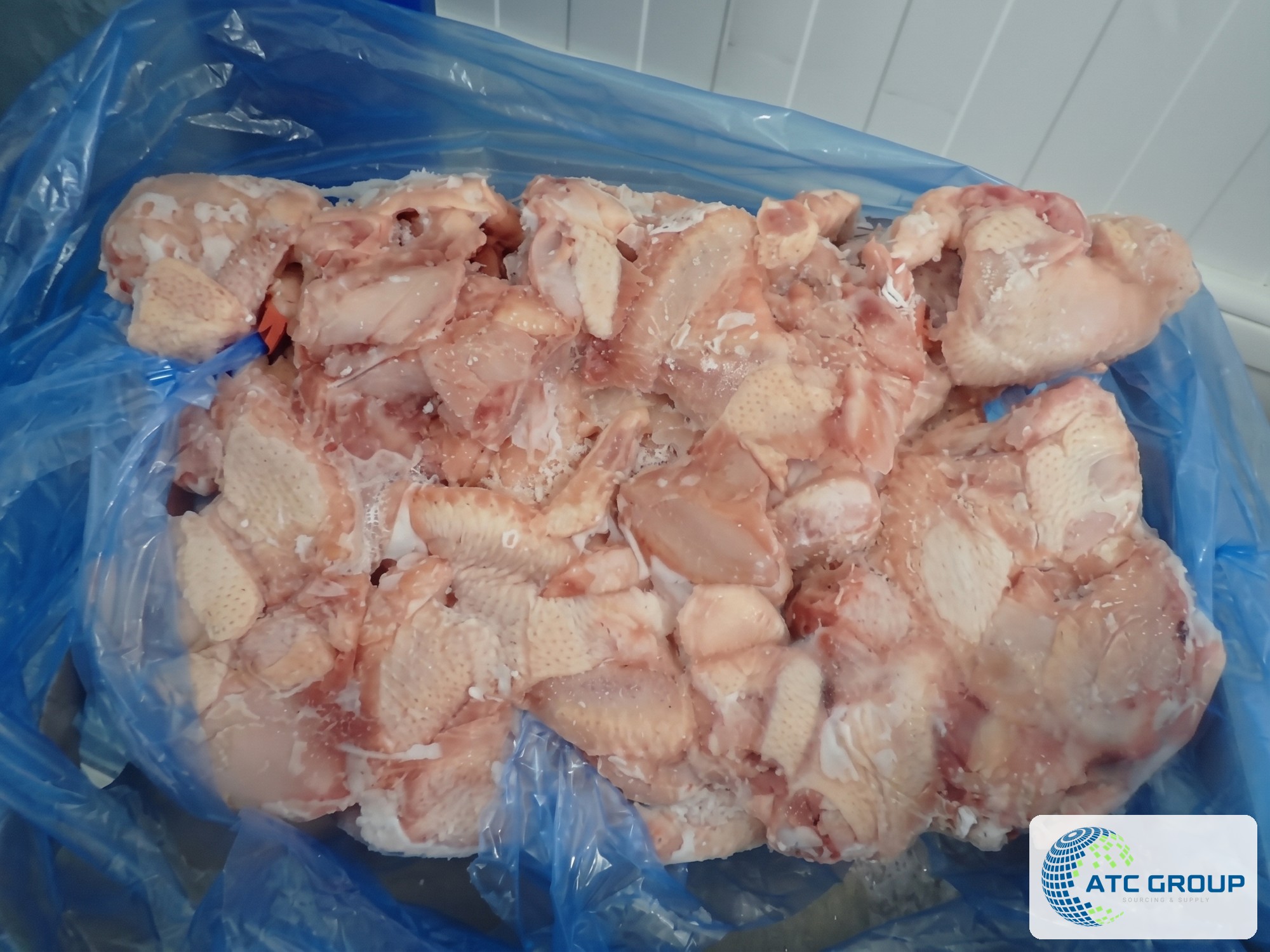 Frozen heavy hen wings – product view