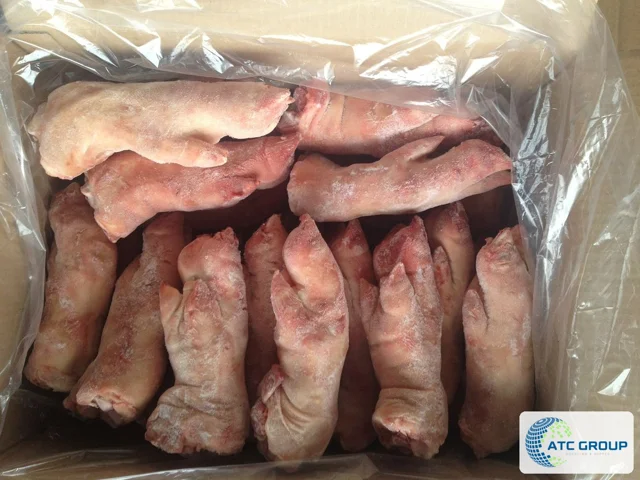 Frozen pork front feet – feet in carton